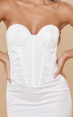 White Satin Floral Embroidered Corset Midaxi Dress 8 White Satin Floral Embroidered Corset Midaxi Dress -Serenova Dresses Shop 68fae5c0ca02dc822ffe093c1eafecd39d74c9f4 cnd7528 4